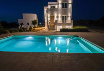 Divine Naxos Villa has Balcony rooms