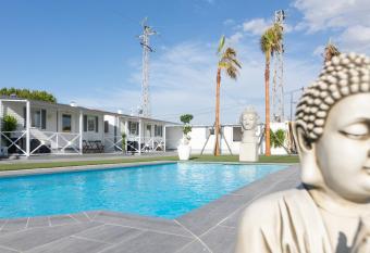 Bungalows Buda Beach has Balcony rooms