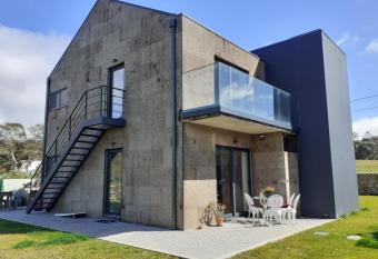 Cork House has Balcony rooms