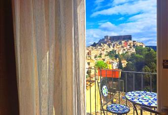 B&B Cuore Barocco has Balcony rooms