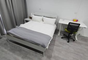 Private Modern Room in center of the city has Balcony rooms