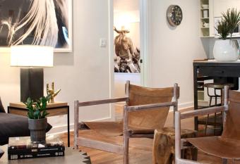 The Burbank House has rooms with a private hot tub