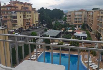 Kamelia Garden - sunny beach allows 18 year olds to book a room