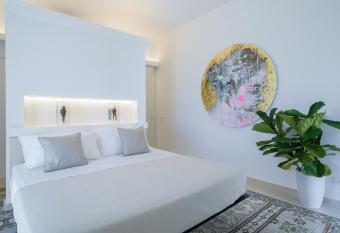 Sopramonte Exclusive Rooms allows 18 year olds to book a room