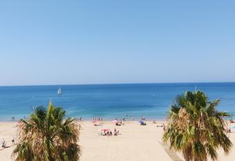   tico Al Sol en primera l  nea de playa has Balcony rooms