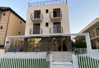 Neo Saturn Residence has Balcony rooms