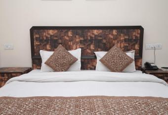 Hotel Silver Arc - Karol Bagh New Delhi has Smoking rooms