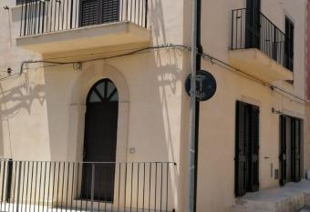 Casa della Nonna has Balcony rooms