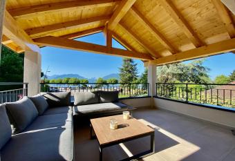 Cosy for You has rooms with a private hot tub