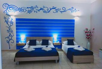 Casa Mediterranea has Balcony rooms