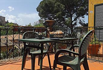 Casa Ariodante has Balcony rooms