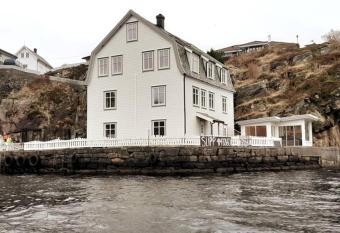 Seaside apartment in unique location allows 18 year olds to book a room