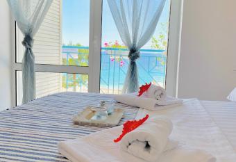 Las Nubes Rooms has Balcony rooms