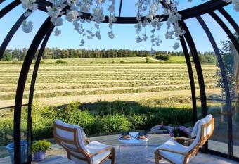 Au Clair de ma Bulle allows 18 year olds to book a room