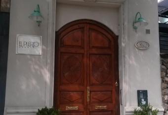 El Puerto Apart allows 18 year olds to book a room