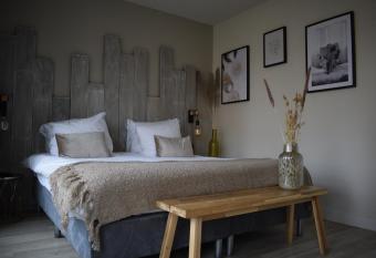 Boutique Nouveau Van Ham allows 18 year olds to book a room