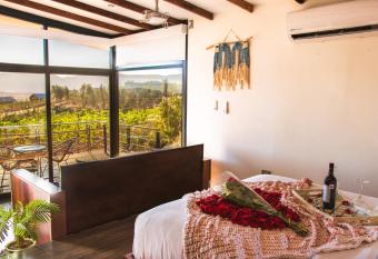 Brisa Del Valle Hotel Boutique has Balcony rooms
