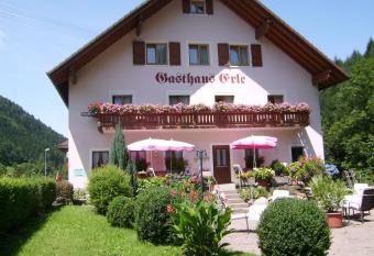 Gasthaus Zur Erle has Balcony rooms