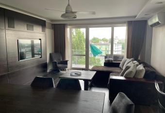 3bedroom Smarthome apartment, close to city center allows 18 year olds to book a room