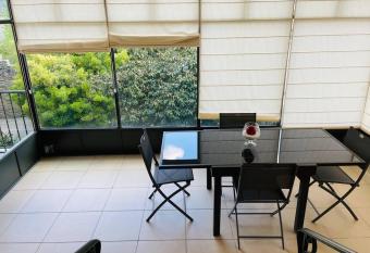 La roseraie de L arguenon, spacieux appartement centre ville has Balcony rooms