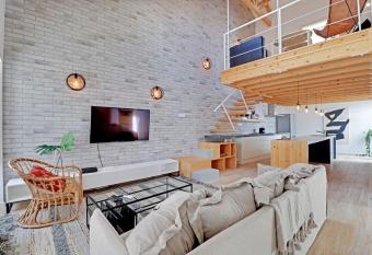 Faro Amazing by Homing allows 18 year olds to book a room