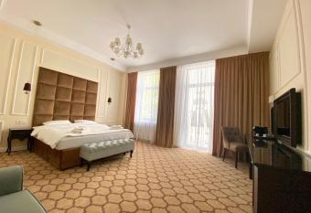 Venetian Bucharest has Balcony rooms