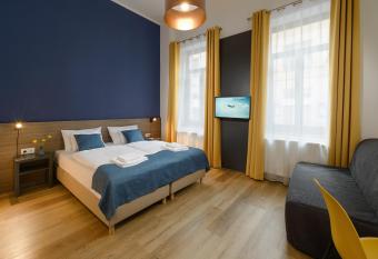 RES City Residence Hotel Budapest allows 18 year olds to book a room