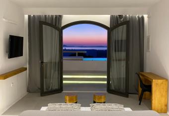 Villa Agrabely & Suites allows 18 year olds to book a room