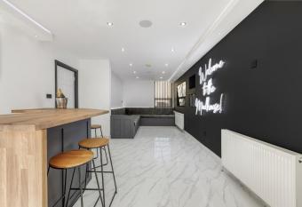 Crystal Towers Sasco Apartments has Balcony rooms