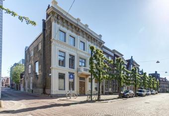 Stadshotel Steegoversloot has Balcony rooms