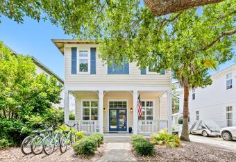 Runaway to 30A has Balcony rooms