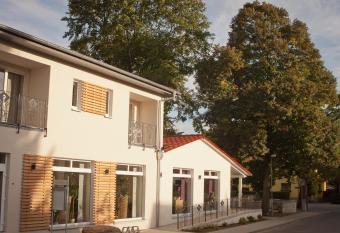 Cafe Hehrlich - Cafe, Pension & mehr has Balcony rooms