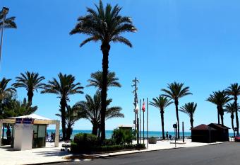 Estudio Playa del Cura allows 18 year olds to book a room