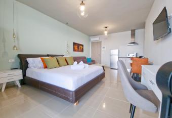 Epipleon Luxury Suites -105-                35                         35                                          has Balcony rooms