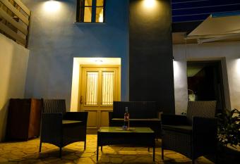 Charikleia s cottage in Pelion has rooms with a private hot tub