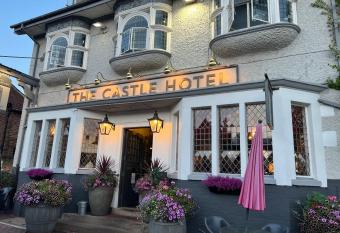 Castle Hotel allows 18 year olds to book a room