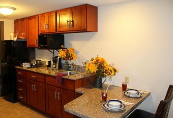 Crystal Springs Inn And Suites has Balcony rooms