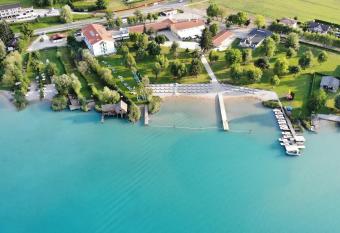 Strandhotel Faak allows 18 year olds to book a room