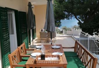 Apartment Borovi with terrace and parking Podaca has Balcony rooms