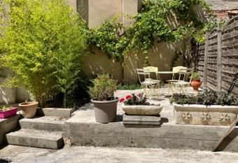 Le Patio Cathare has Balcony rooms