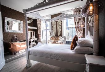 The Auction House allows 18 year olds to book a room