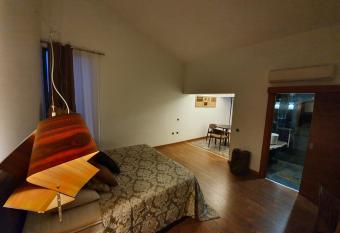 Monte Do Malhao - Art, Eco & Spa has rooms with a private hot tub