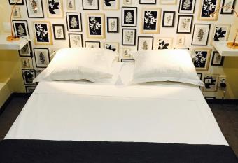 H  tel Beaus  jour allows 18 year olds to book a room