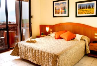 Hotel Ariston allows 18 year olds to book a room