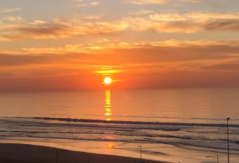 Hawaii piscine-pool has Balcony rooms