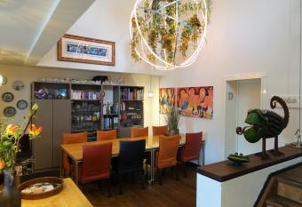 Bed&Breakfast Maasland allows 18 year olds to book a room