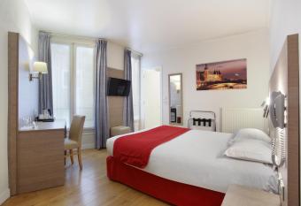 H  tel LUX PICPUS allows 18 year olds to book a room