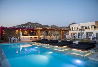 Bianco a Nero Mykonos allows 18 year olds to book a room