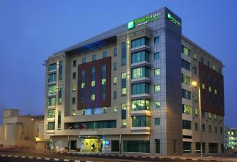 Holiday Inn Express Dubai, Jumeirah, an IHG Hotel has Smoking rooms