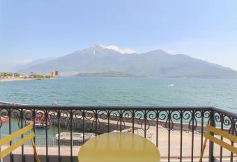 La Casa del Porto allows 18 year olds to book a room